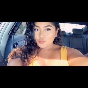 Meet your Posher, Yesenia